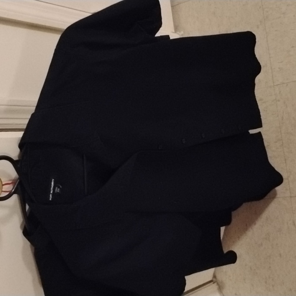 Black shirt short sleeve